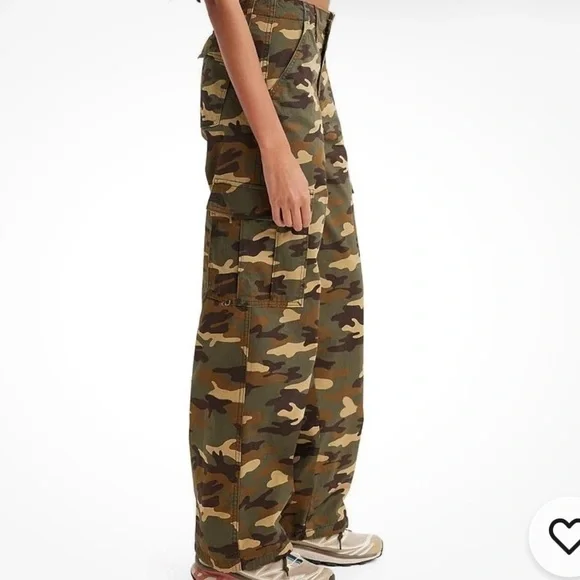 NWoT Levi’s ‘94 Baggy Cargo Pants Camo Print Size 29 Y2K Never Worn - Picture 3 of 14